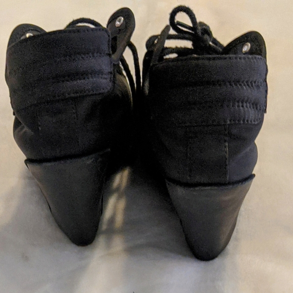 Adidas Women's Wedge Shoe Sz 9.5 - Picture 3 of 4